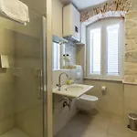 Tifani Luxury Pensión Split