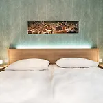 Tifani Luxury Pensión