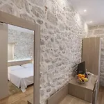 Tifani Luxury Split