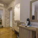 Pensión Tifani Luxury
