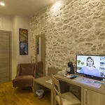 Pensión Tifani Luxury Split