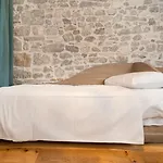 Tifani Luxury Pensión Split