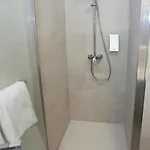 Tifani Luxury Pensión Split