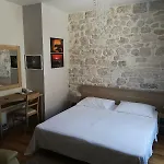 Tifani Luxury Pensión 4*