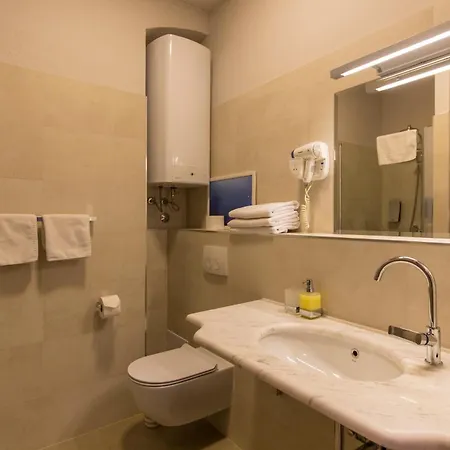 Gostinjska kuća Tifani Luxury 4*