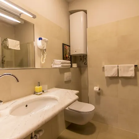 Tifani Luxury Casa de hóspedes 4*