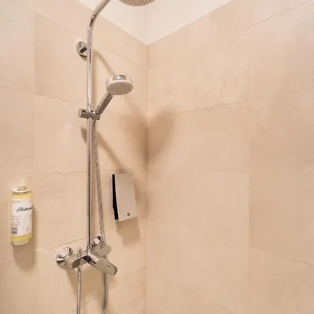 ティファニ ラグジュアリー ルームズ スプリト