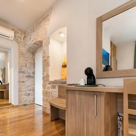 ティファニ ラグジュアリー ルームズ 4* スプリト