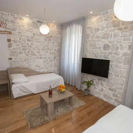 Gostinjska kuća Tifani Luxury 4*