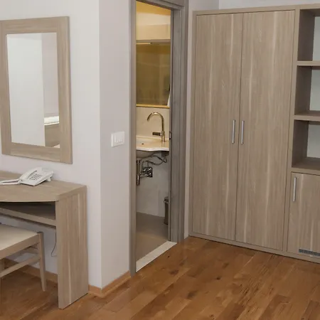 Gostinjska kuća Tifani Luxury 4*