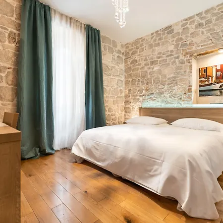 Tifani Luxury