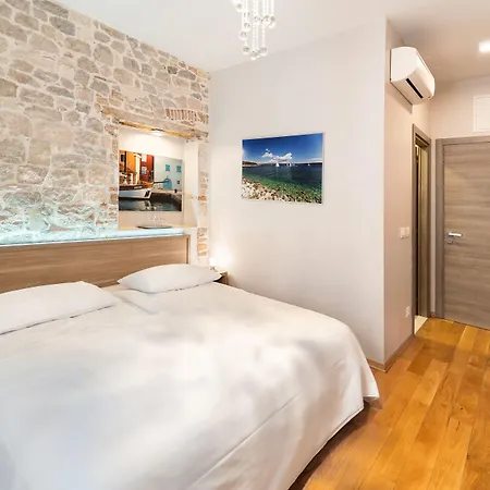 ティファニ ラグジュアリー ルームズ 4* スプリト