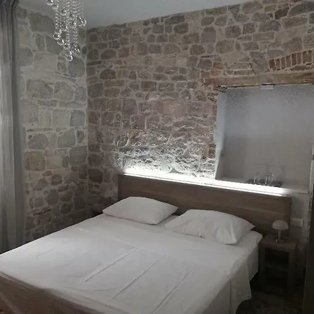 Casa de hóspedes Tifani Luxury