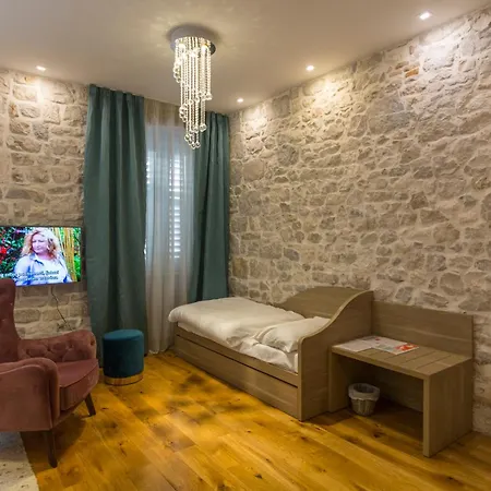 Tifani Luxury Σπλιτ