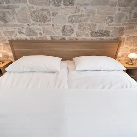 Tifani Luxury Split