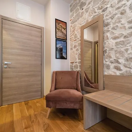 Tifani Luxury