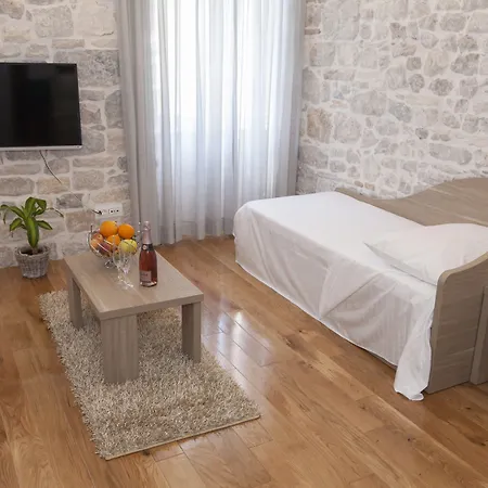 Tifani Luxury Σπλιτ
