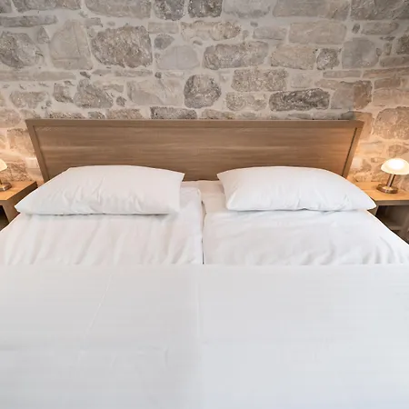 Tifani Luxury Πανσιόν 4*